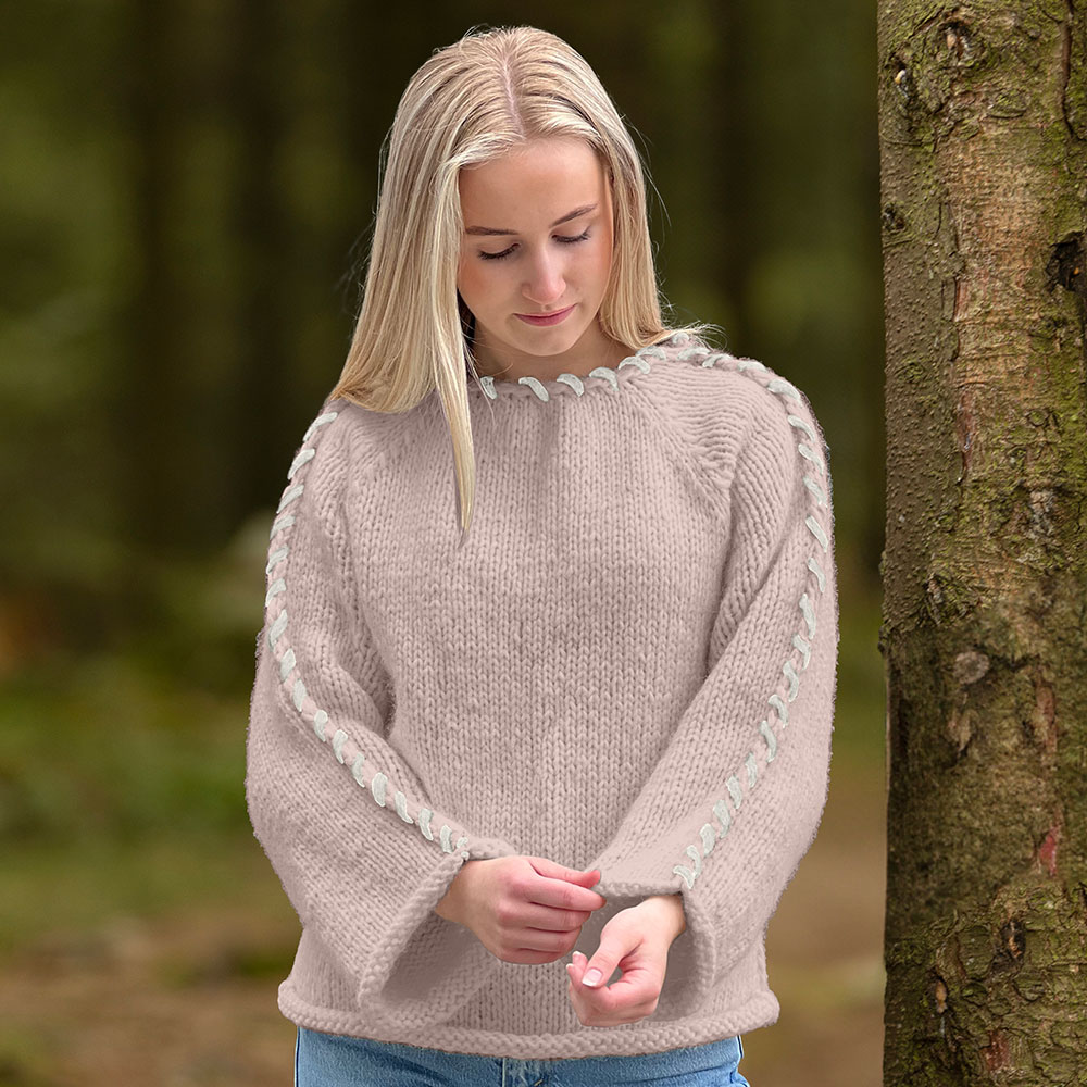 Beige Sorbonne sweater with contrast stitches