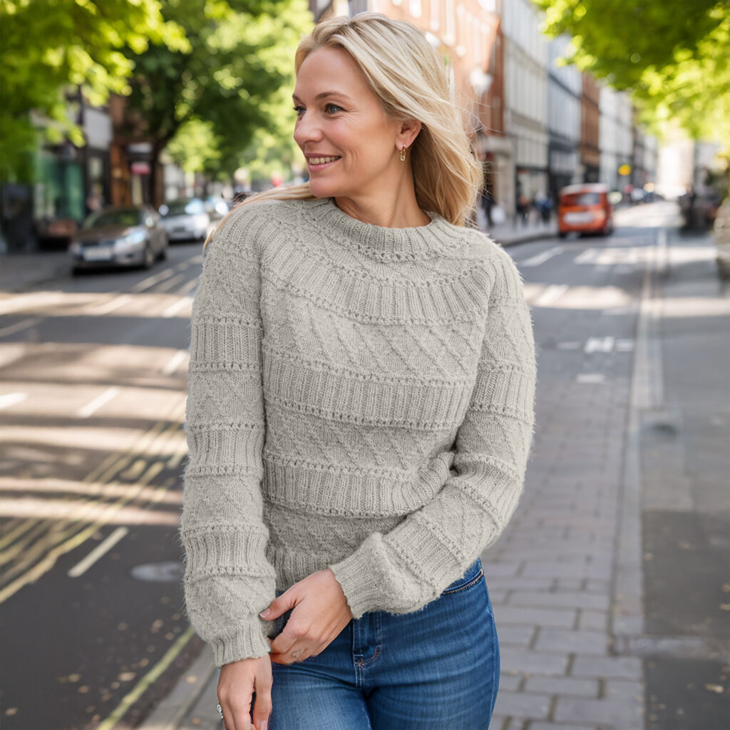 Structured joy sweater in light grey