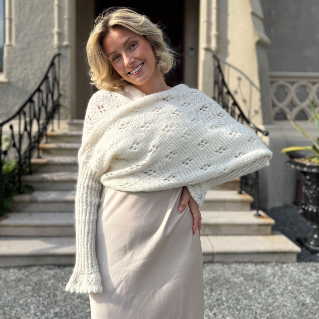 Eyelet sweater scarf in off white