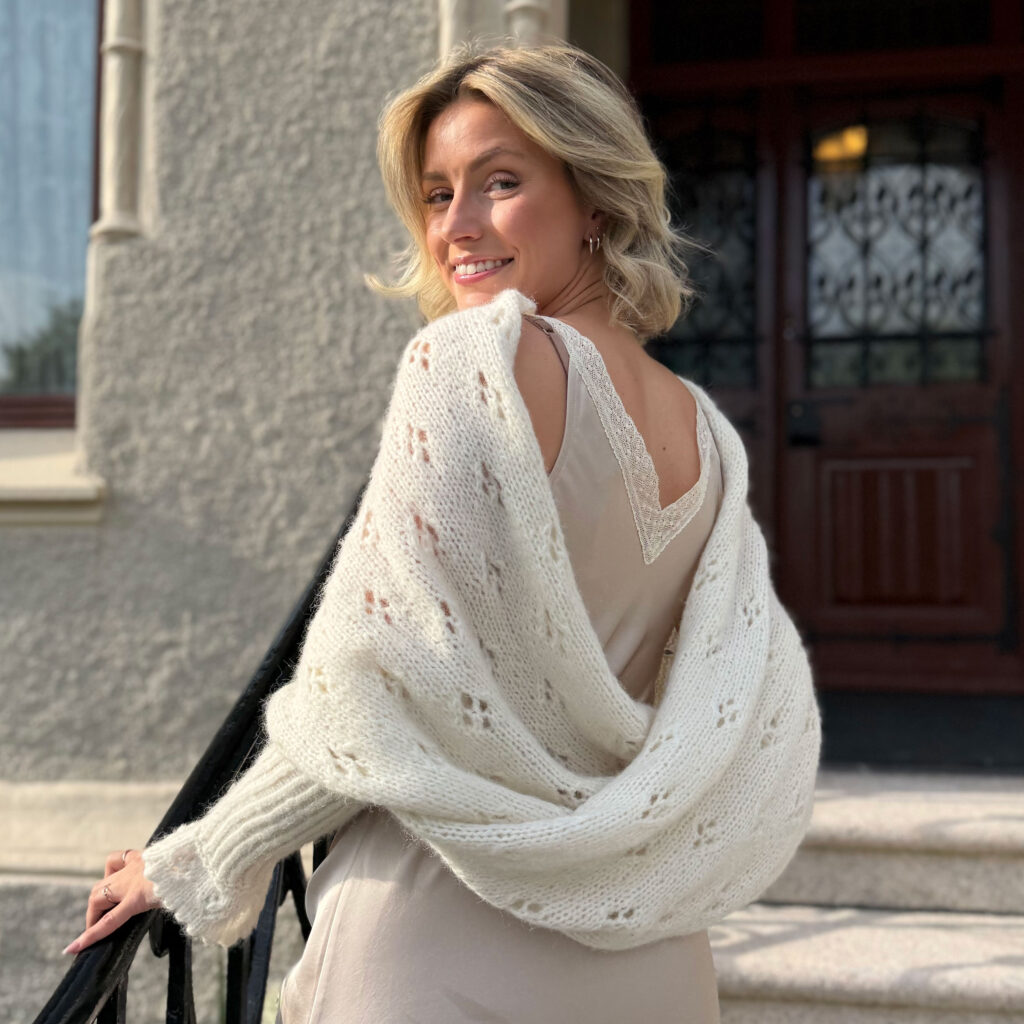 Eyelet sweater scarf in off white
